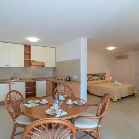 펜션 Corbezzolo 7 - Vista Village By Interhome *